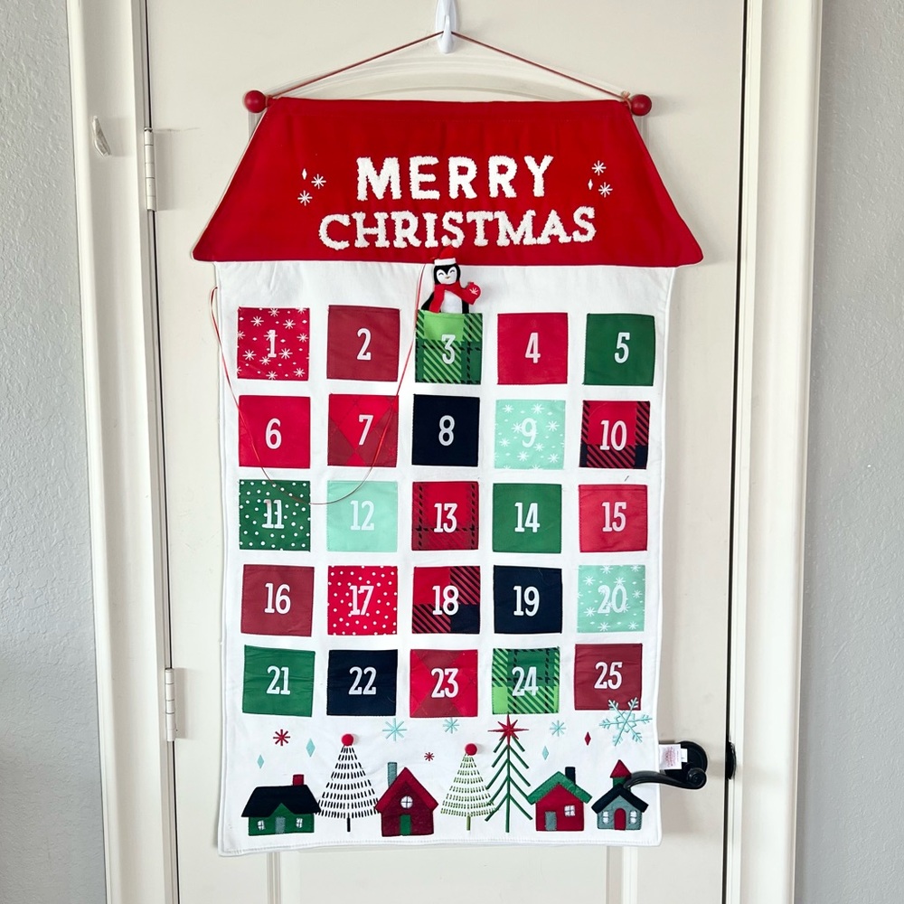 Target Wondershop XL Hanging Fabric Advent Calendar Penguin Holiday Countdown